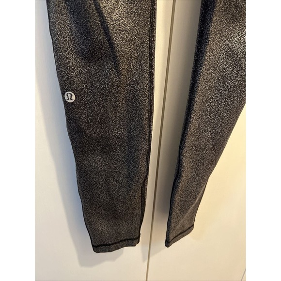 Lululemon Speed Up Tight Foil 28" Luminosity Print Black/Silver Luxtreme Sz 6 - Picture 8 of 10